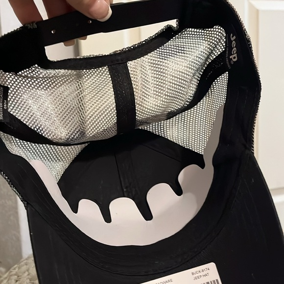 Jeep black and camo SnapBack mesh hat. - Picture 4 of 4